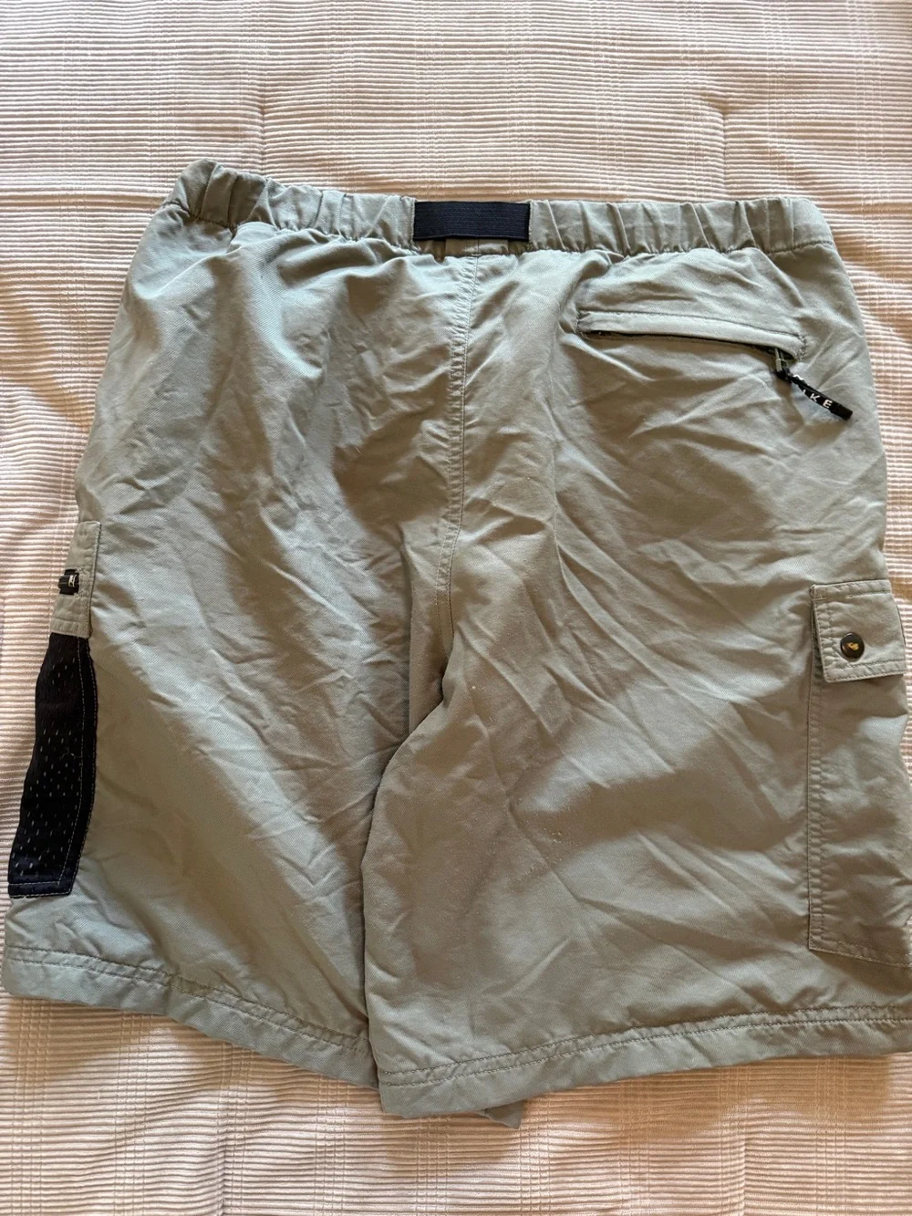 Vintage Nike Men’s Cargo Utility Shorts – Medium – Gray/Olive